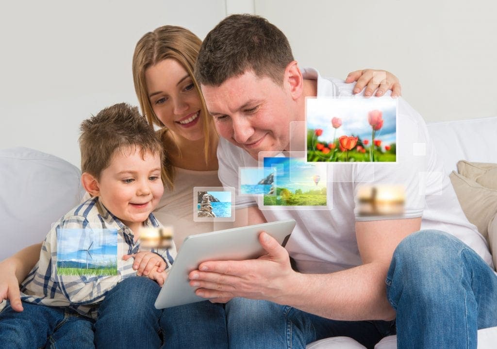 WebBabyShower -  family watching photo