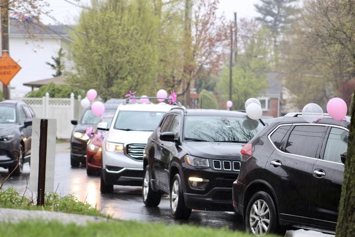 WebBabyShower press image parade drive by shower with friends
