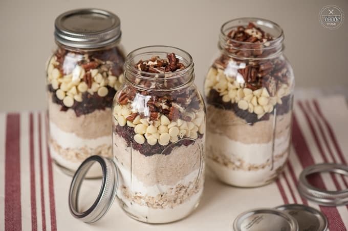 baby shower prizes brownies in a mason jar